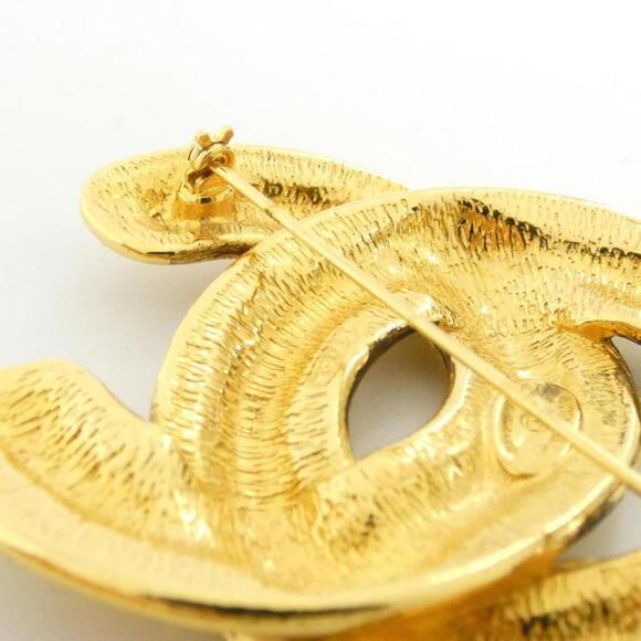 CHANEL Gold Brooch - Picture 3 of 3